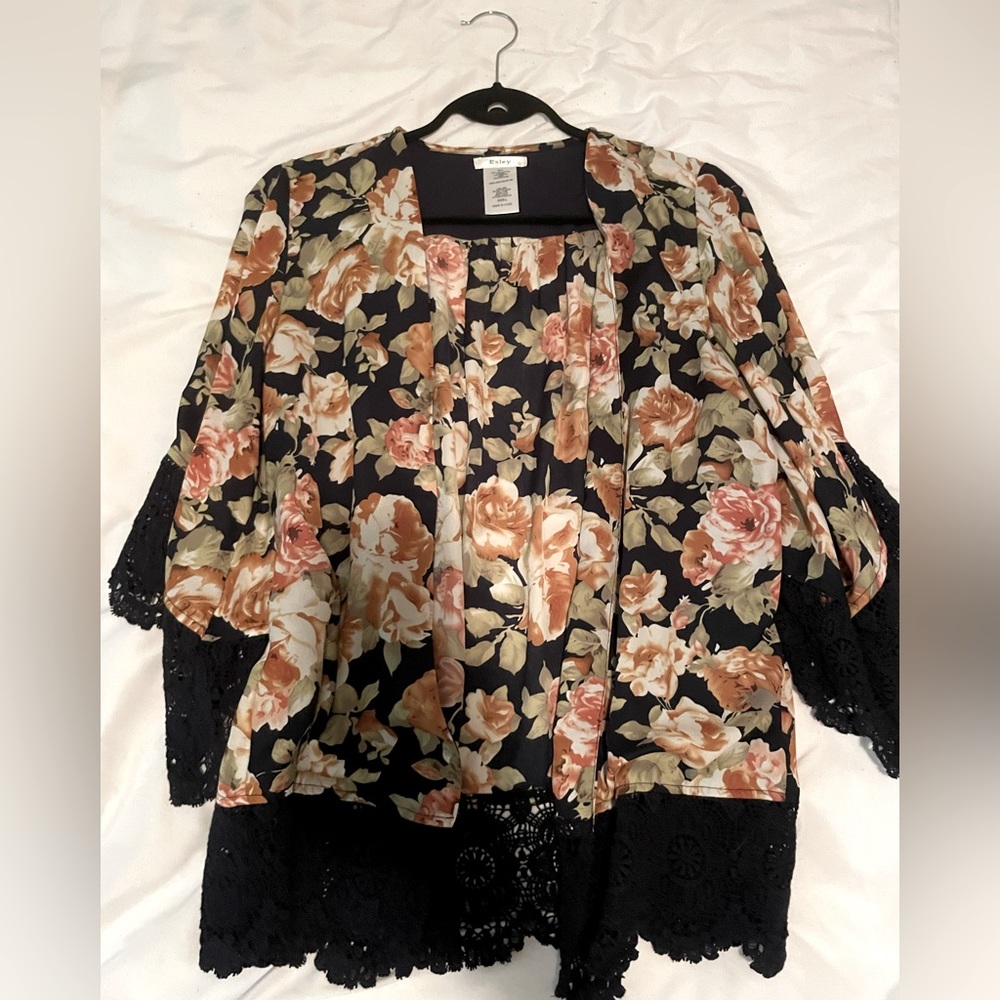 Floral topper